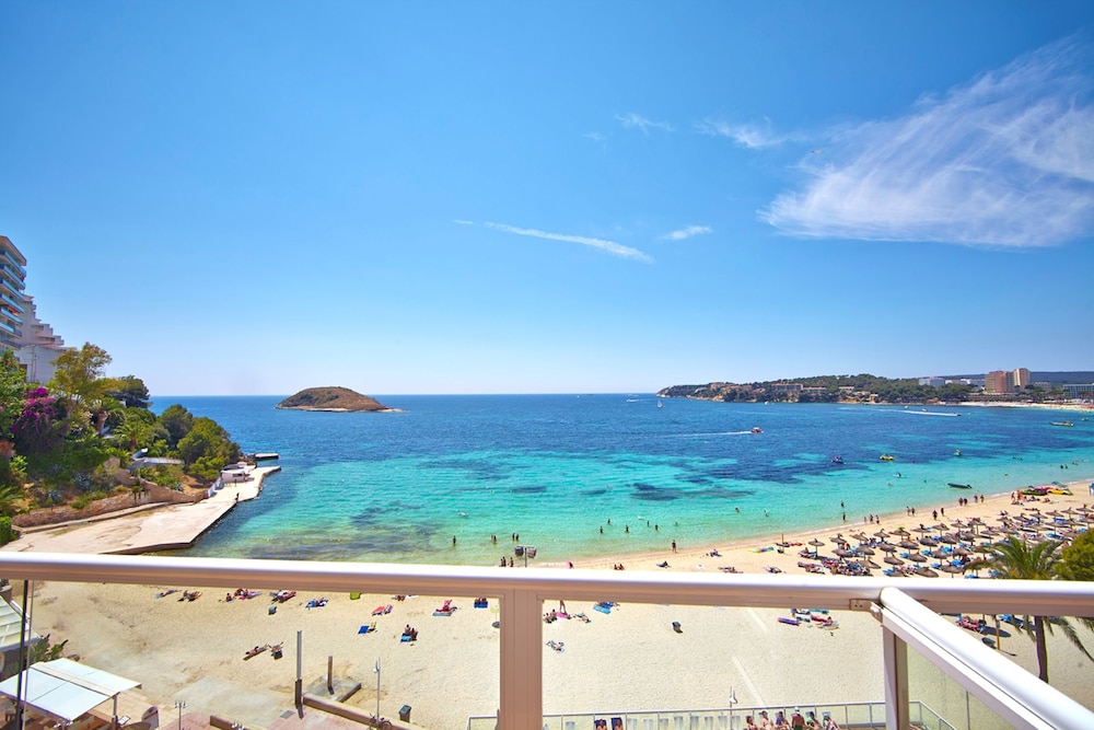 Double Room, Balcony, Beach View photo 3