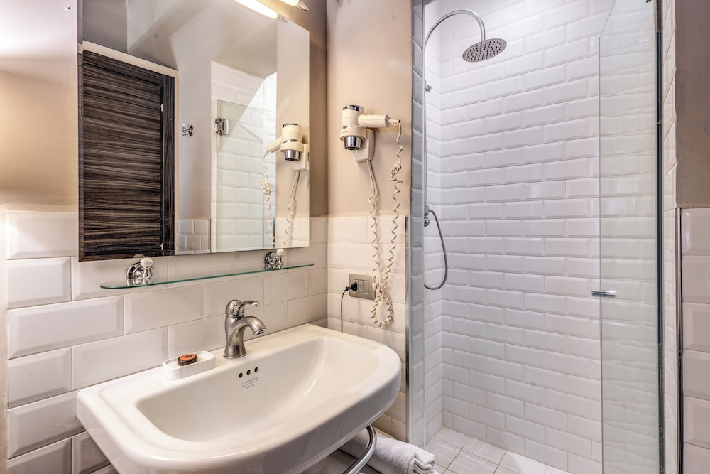 Economy Double Room, City View, Tower photo 3