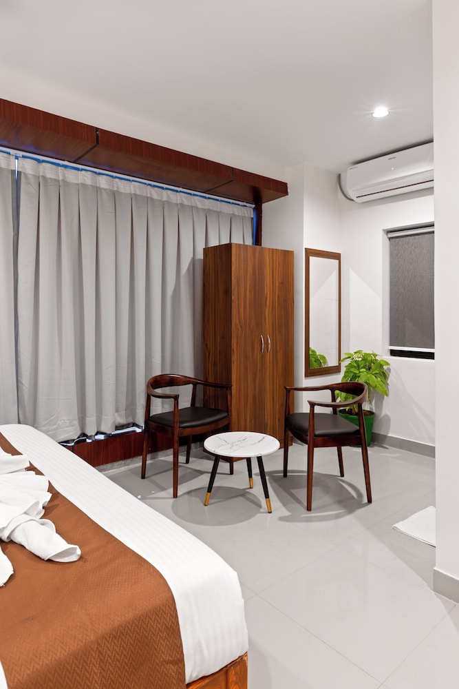 Executive Room - Photo 6