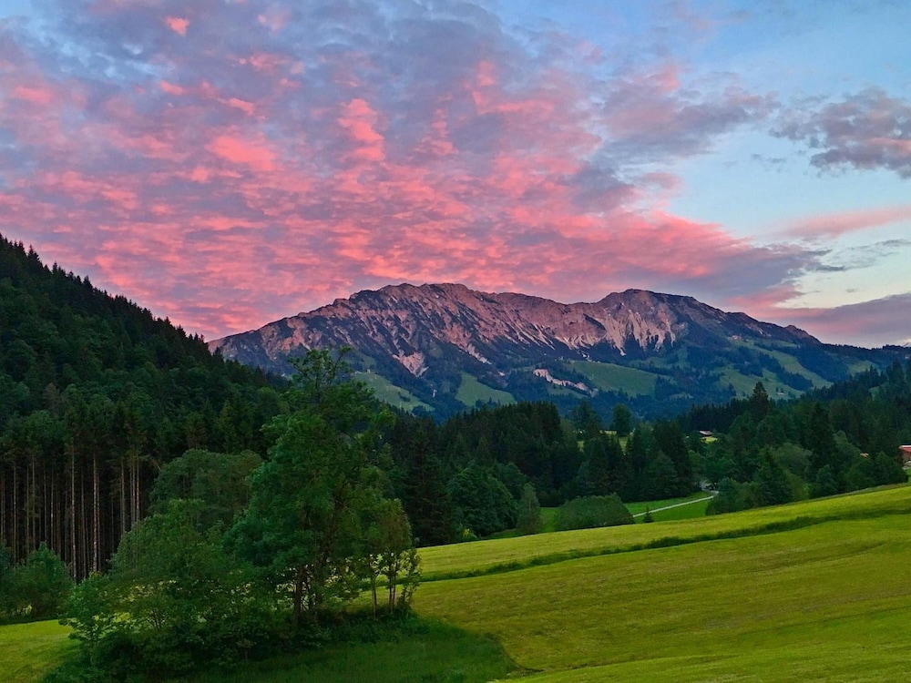 Panoramic Studio, Balcony, Mountain View photo 3