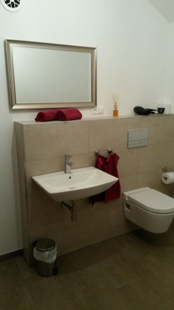 Classic Double Room, Ensuite photo 3