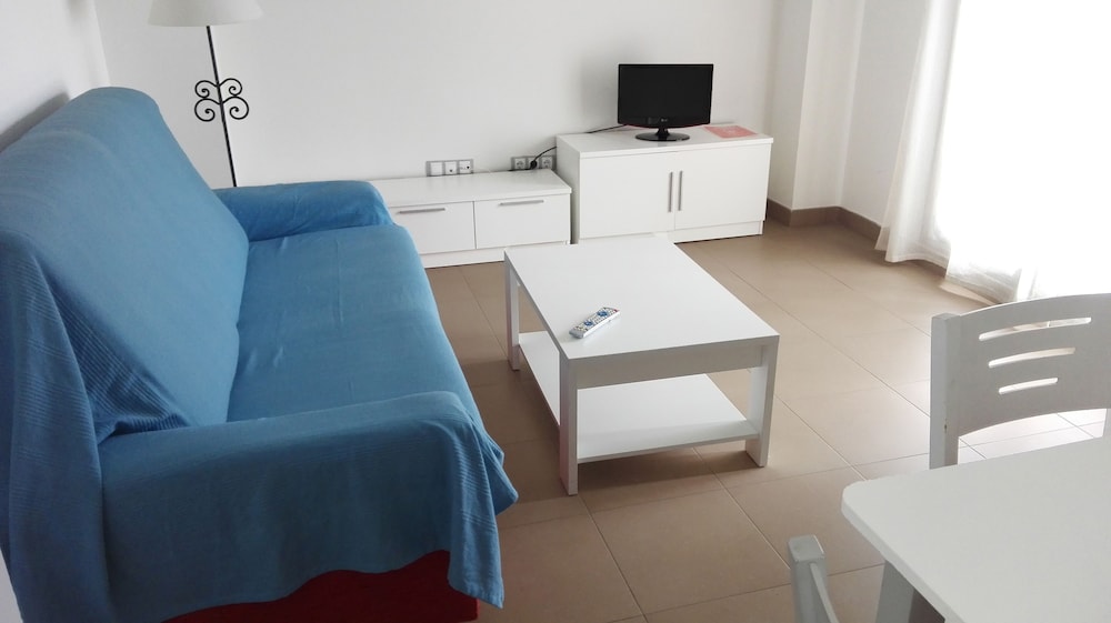 Basic Apartment, 2 Bedrooms, Terrace photo 3