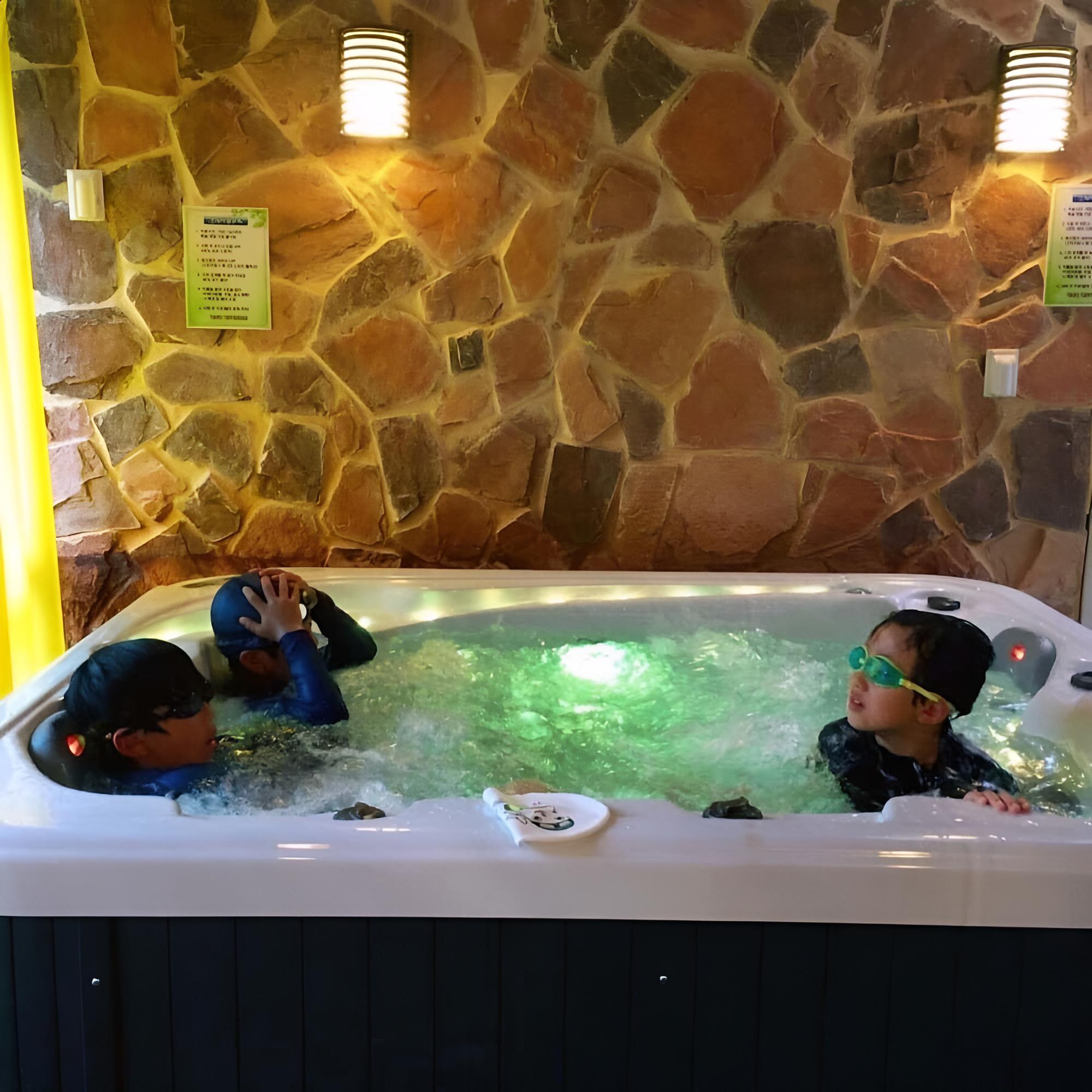 Kingwood (30,000 KRW per night for jetted spa tub use) photo 1