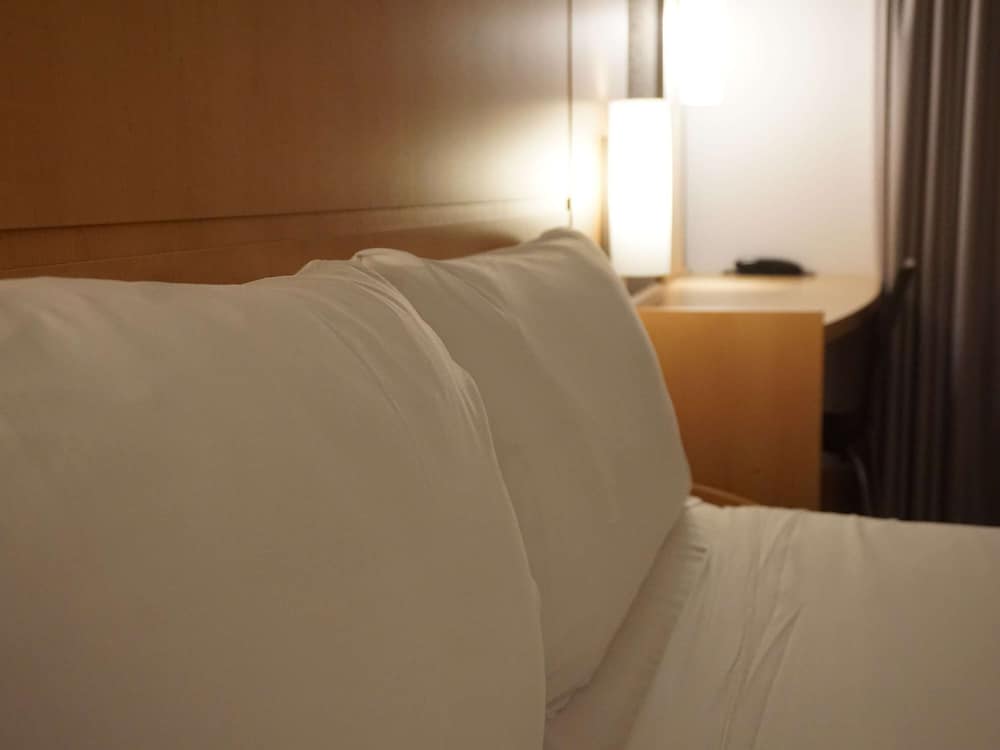 Standard Room, 2 Twin Beds - Photo 8