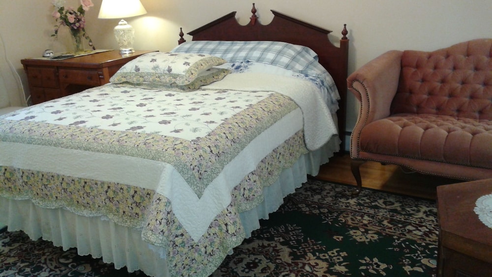 Superior Suite, 1 Queen Bed, Private Bathroom photo 1