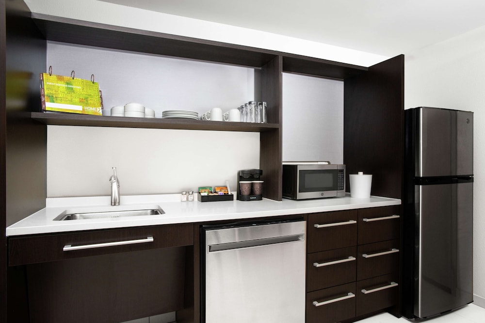 Suite, 1 King Bed, Accessible (Hearing) - Photo 3