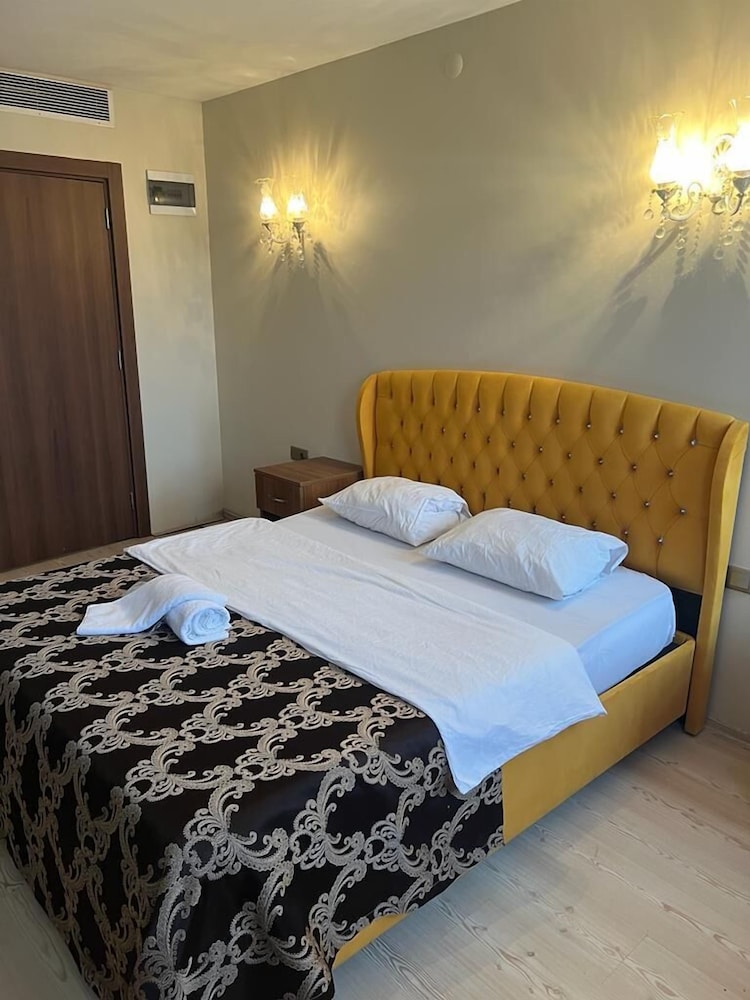 Family Quadruple Room, 2 Bedrooms, Smoking photo 1