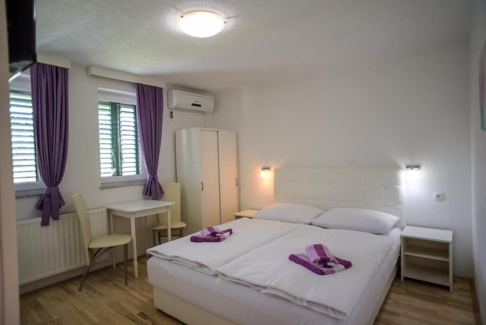 Economy Room photo 1