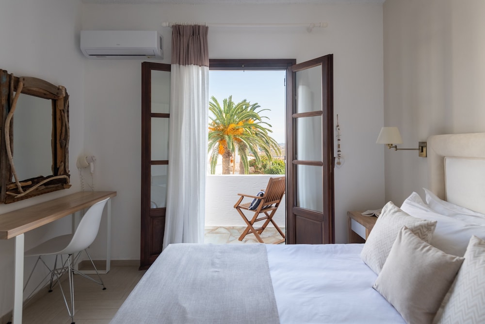 Junior Suite, 1 Bedroom (with Hydromassage Shower) photo 3