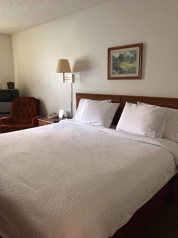 Deluxe Single Room, 1 King Bed photo 2