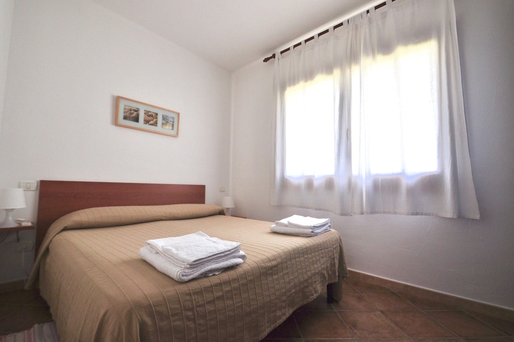 Family Apartment, 2 Bedrooms, 2 Bathrooms (Le Dimore di Nettuno 4 With Pool)