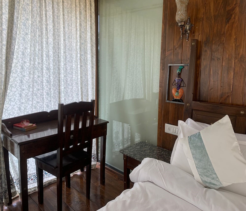 Wooden Villa With Private Plunge Pool photo 2