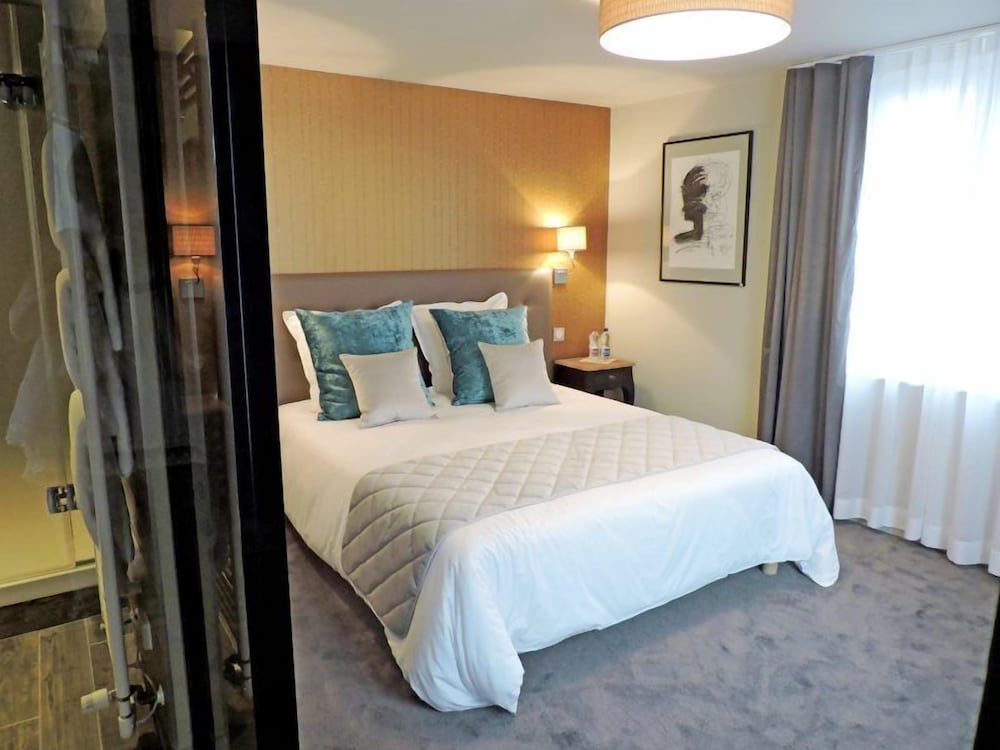 Triple Room, Courtyard View (LISA)