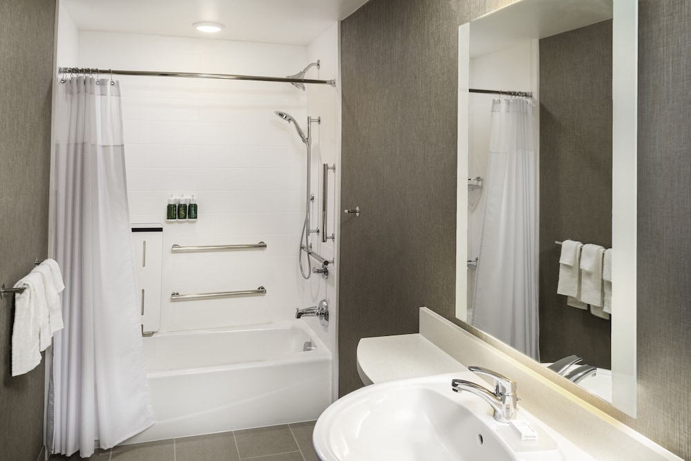 Suite, Multiple Beds - Photo 10