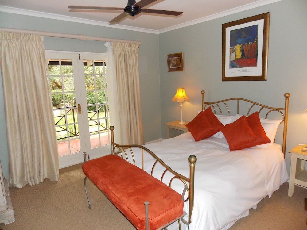 Comfort Room, 1 Bedroom (Autumn) photo 1