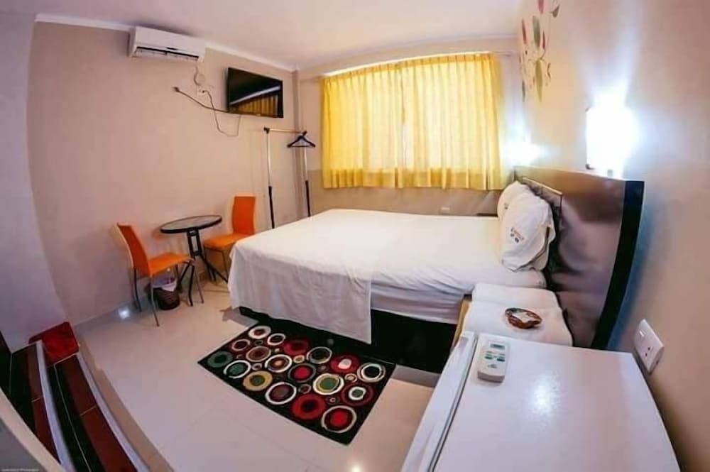 Basic Room, 1 Double Bed photo 3