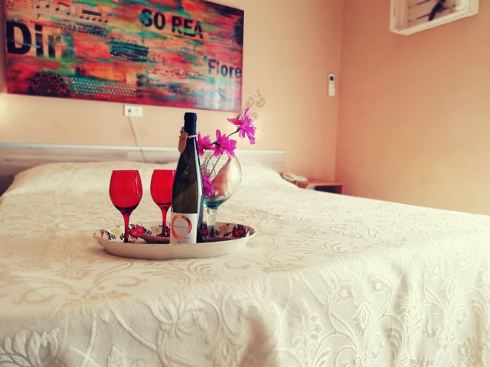 Double Room - Photo 10