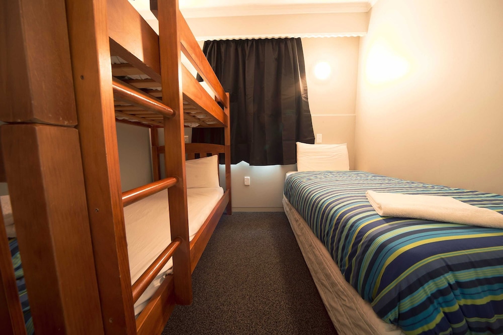 xxx - 2 br tourist flats photo 3