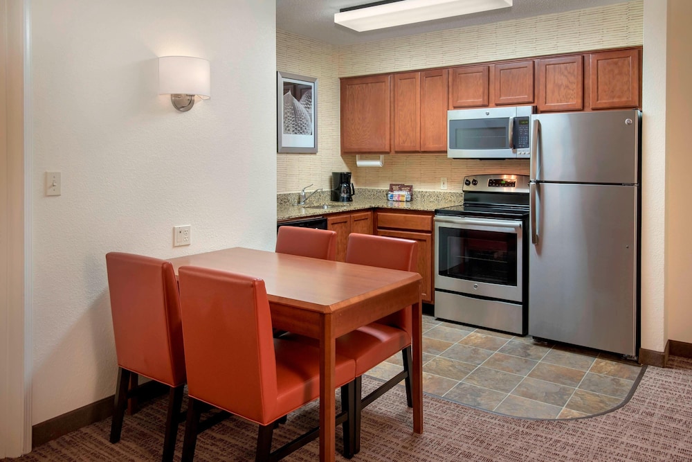 Suite, 1 Bedroom - Photo 4