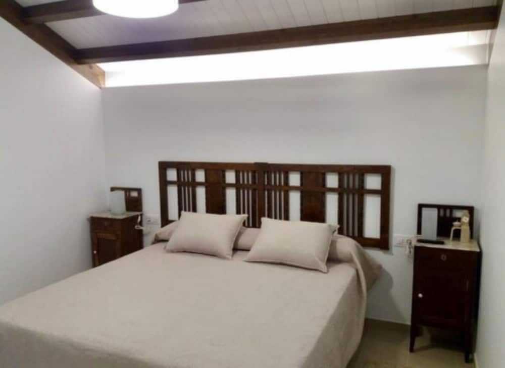 Basic House photo 2