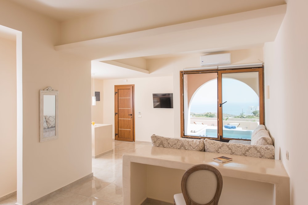 Junior Suite, Sea View (& private jetted tub) - Photo 7