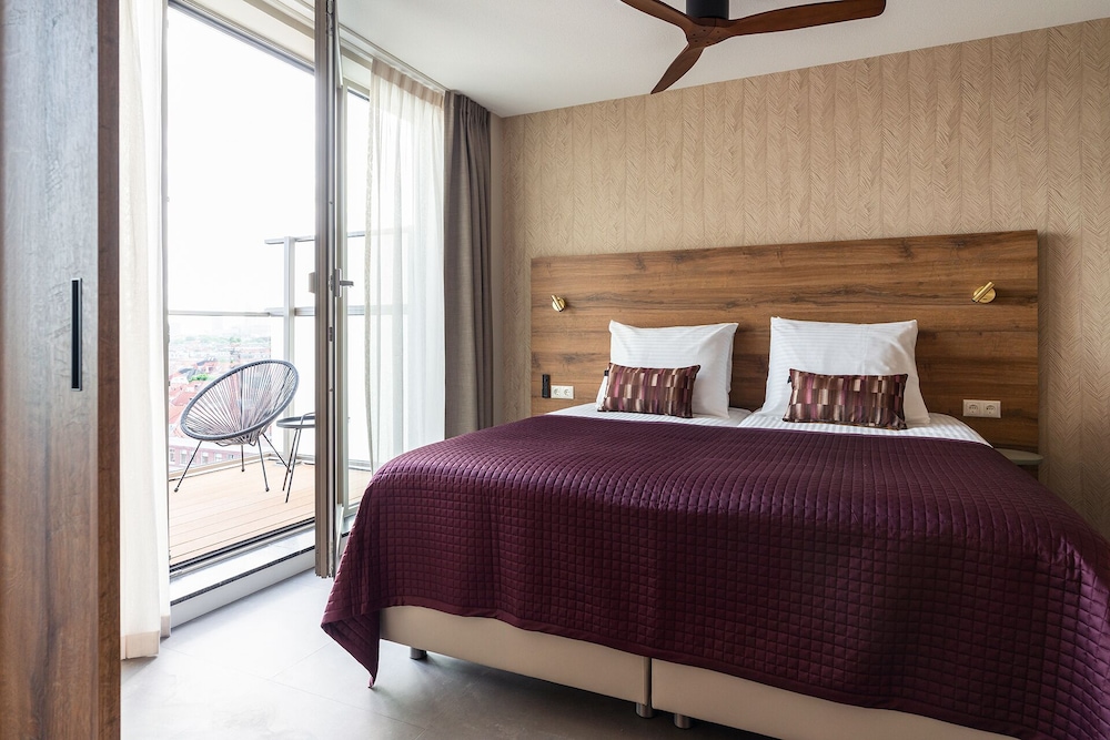 Apartment, Balcony, City View photo 2
