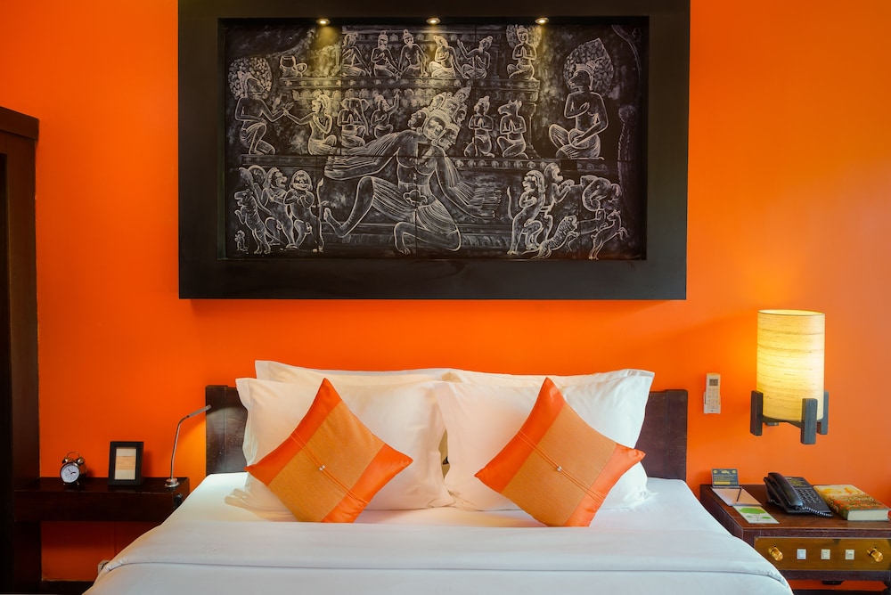 Suite, Pool View - Photo 2
