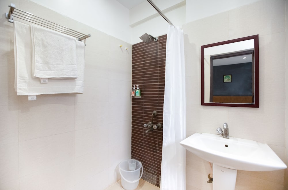 Deluxe Triple Room, Multiple Beds, Accessible, Smoking photo 2