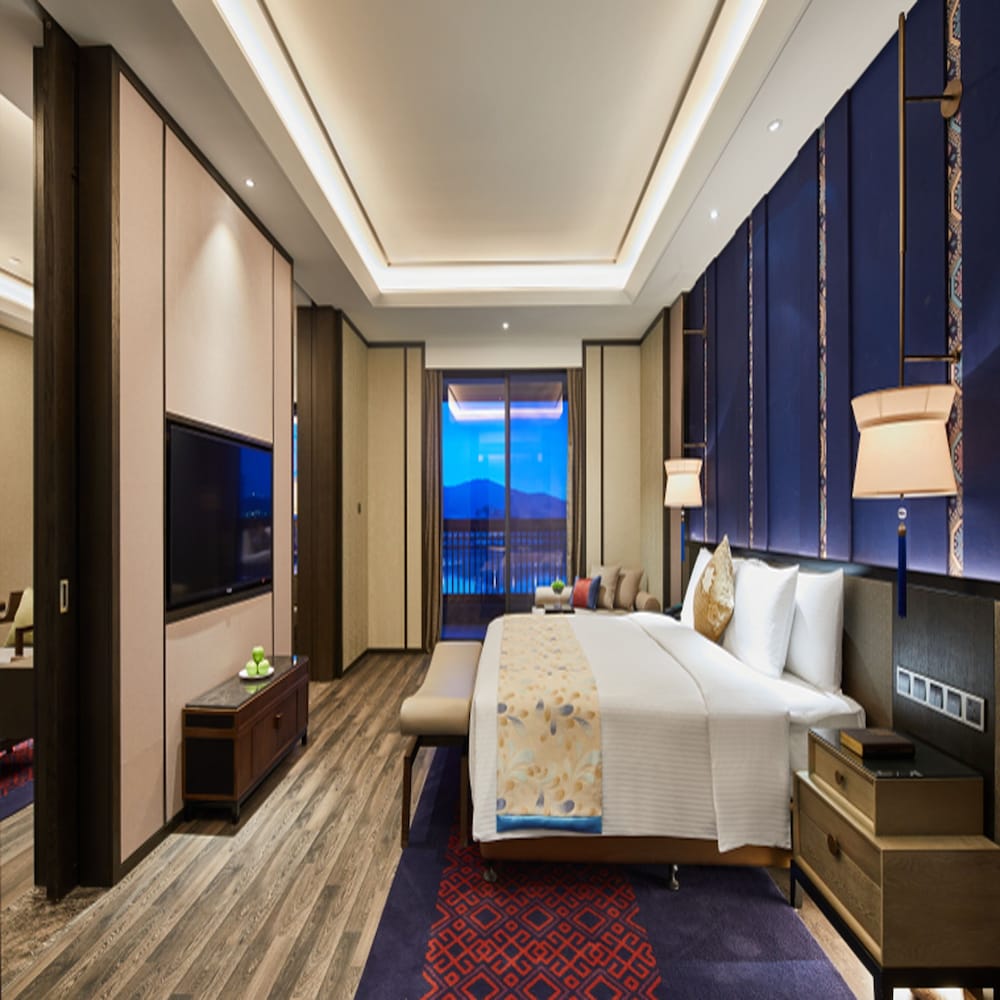 Deluxe Suite photo 3