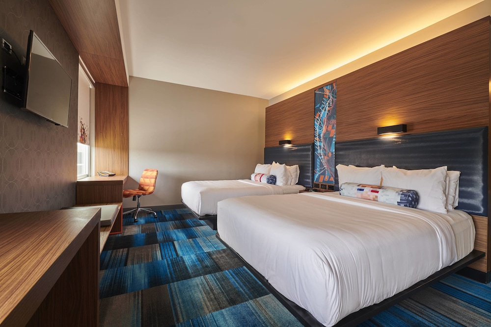 aloft, Room, 2 Queen Beds photo 2