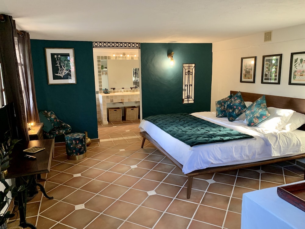 Superior Room (Pool)