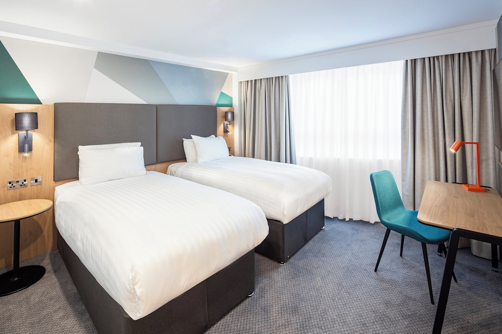 Standard Room, 2 Twin Beds - Photo 4