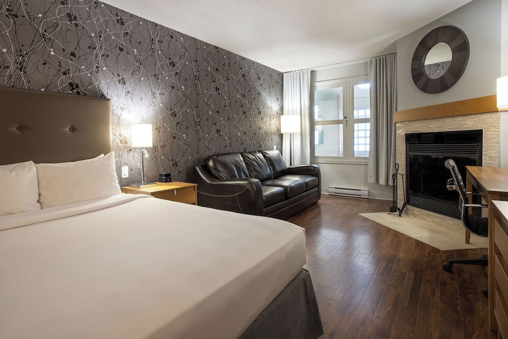 Standard Room, 1 Queen Bed and 1 Sofa Bed, Atrium View