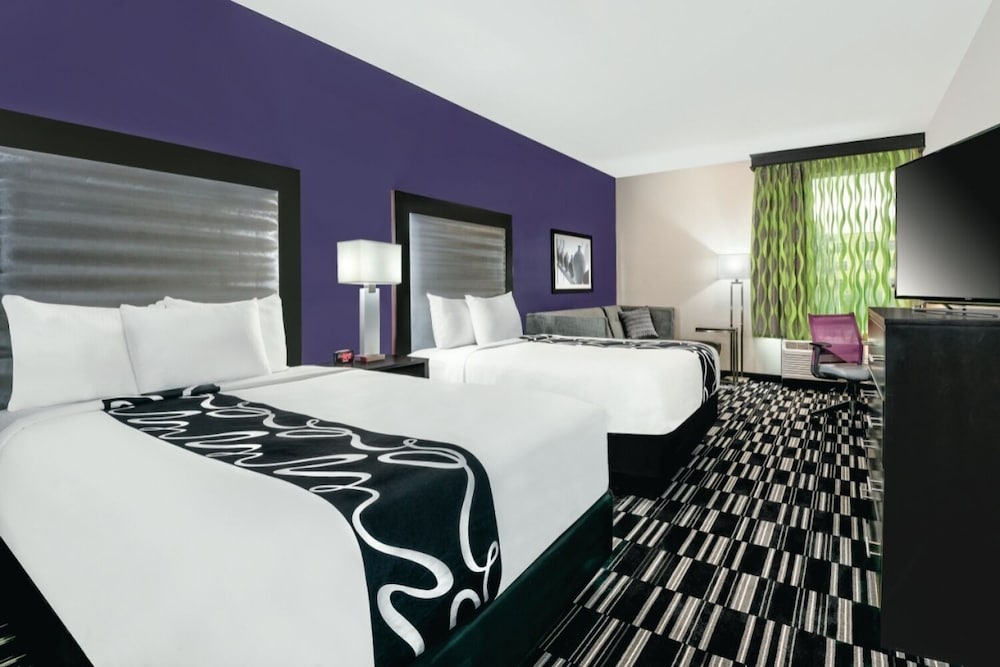 Suite, Multiple Beds, Non Smoking photo 2