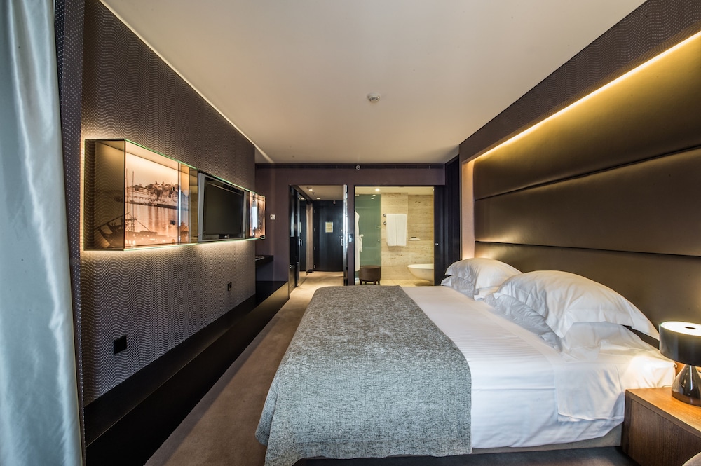 Penthouse, Kitchenette, River View