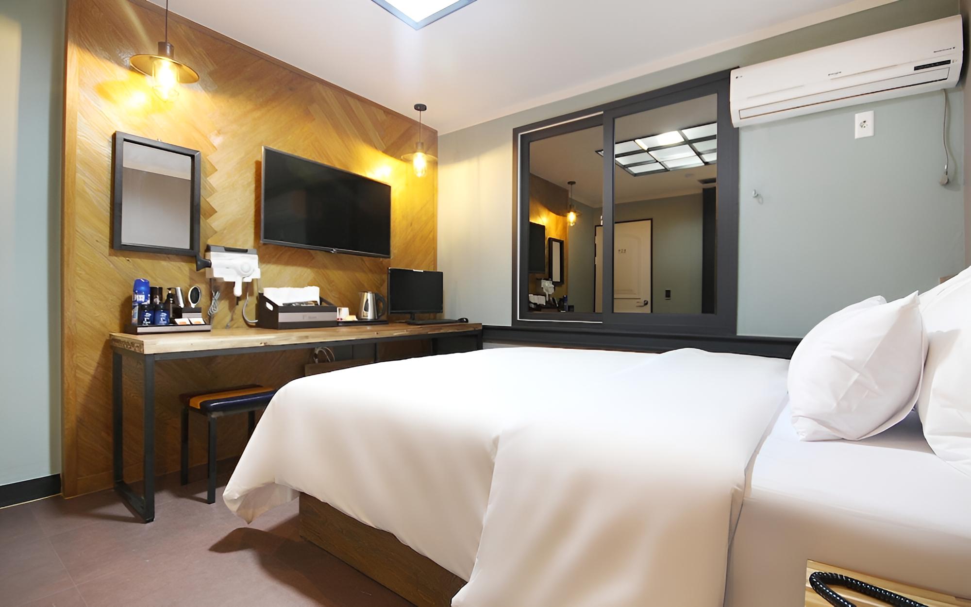 Room (Standard Room)