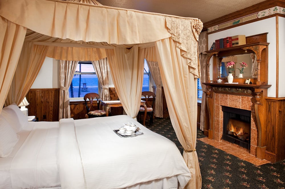 Room 8 photo 1