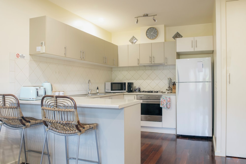 Junior Townhome, 3 Bedrooms, Mountain View photo 3