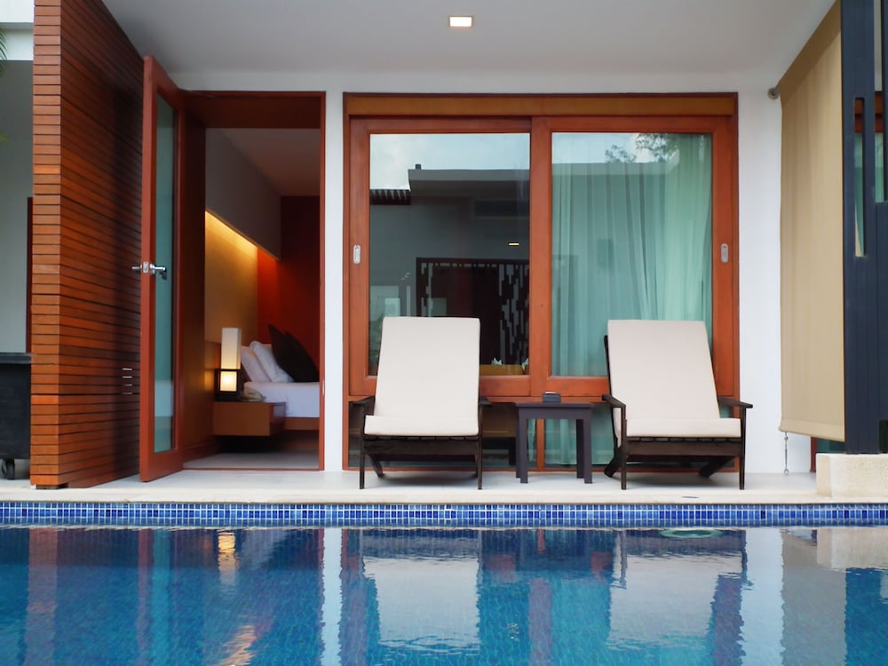 Deluxe Room, Pool Access (Free Daily Minibar) - Photo 6