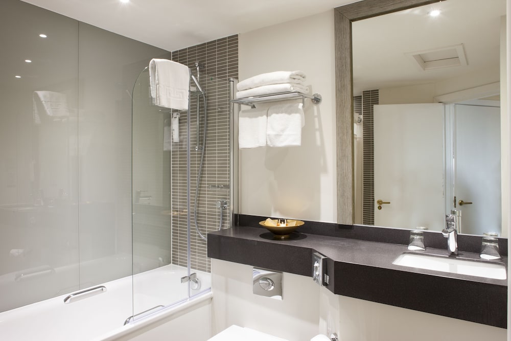 Premium Room, Multiple Beds - Photo 7