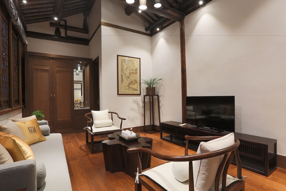 Elegant Suite photo 1