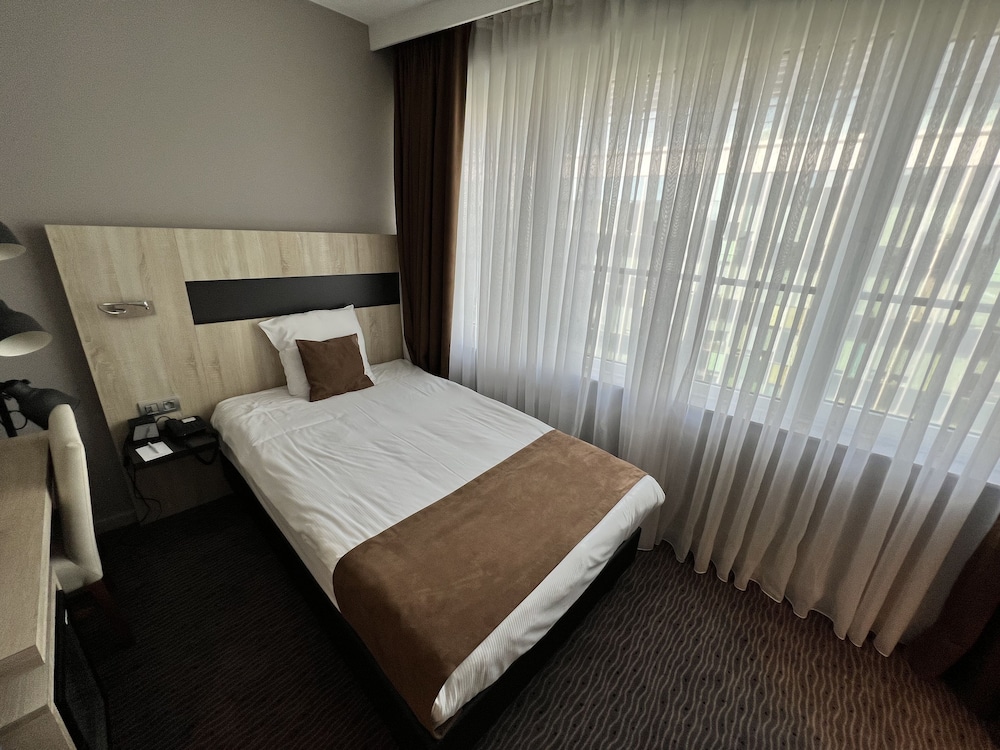Standard Room, 1 Twin Bed, Non Smoking - Photo 18