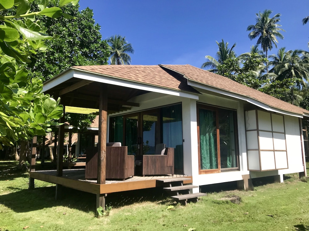 Beachfront Villa, Sea View