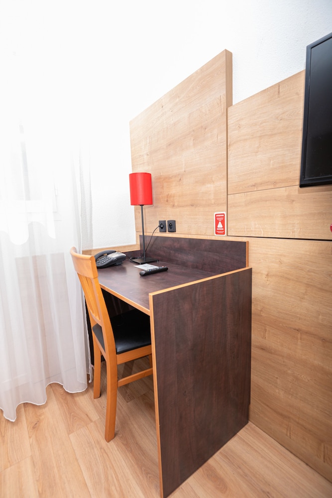Business Studio (Twin) - Photo 4
