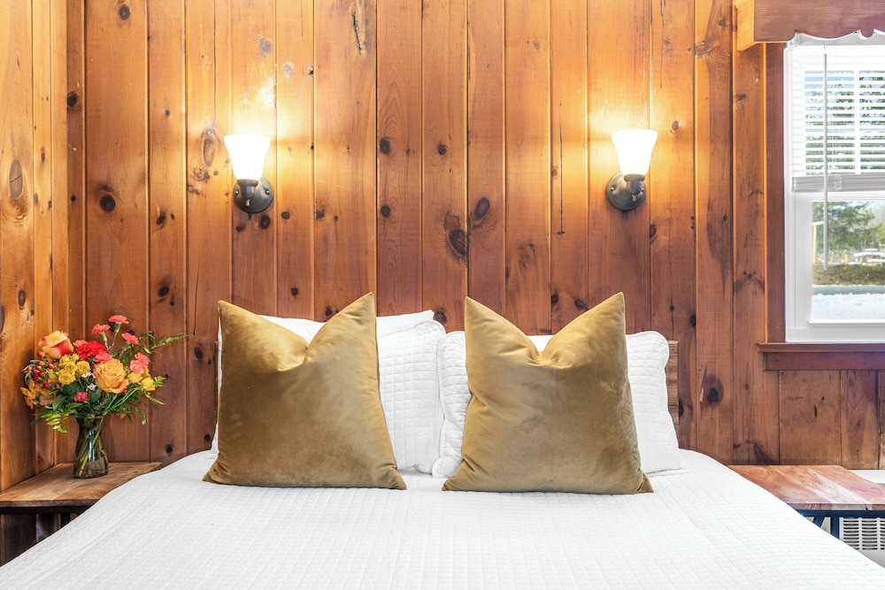 Double Room - This unit is not pet friendly photo 3