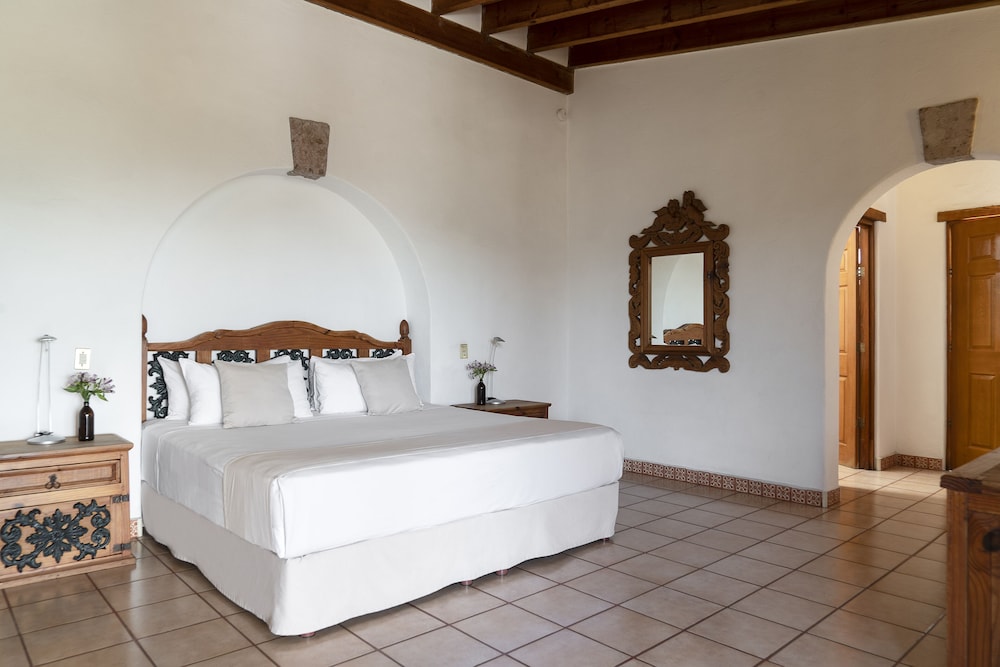 Romantic Suite with a Bathtub - Photo 15