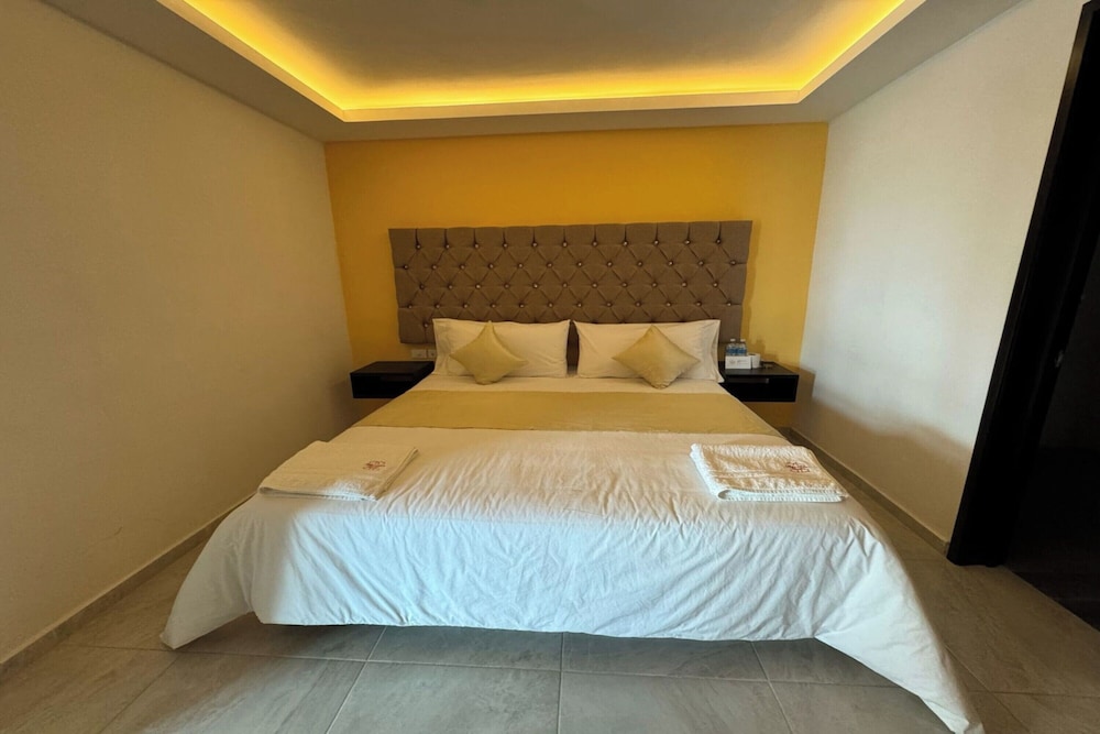 Deluxe Room - Photo 2