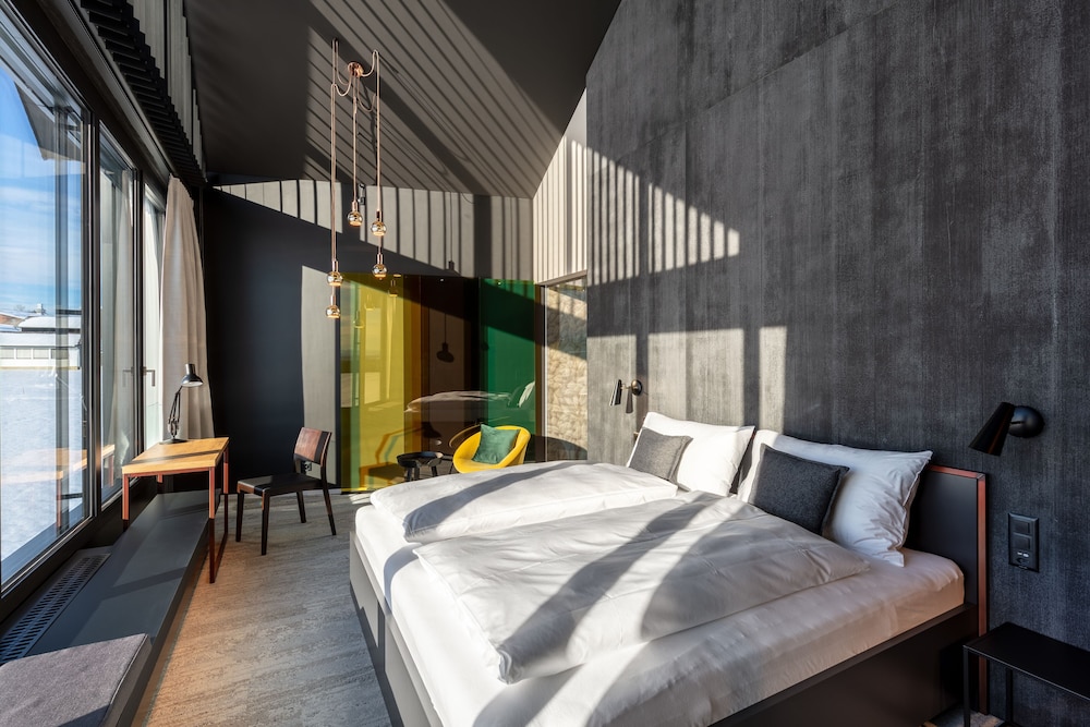 Premium Double Room, Non Smoking, Mountain View photo 2