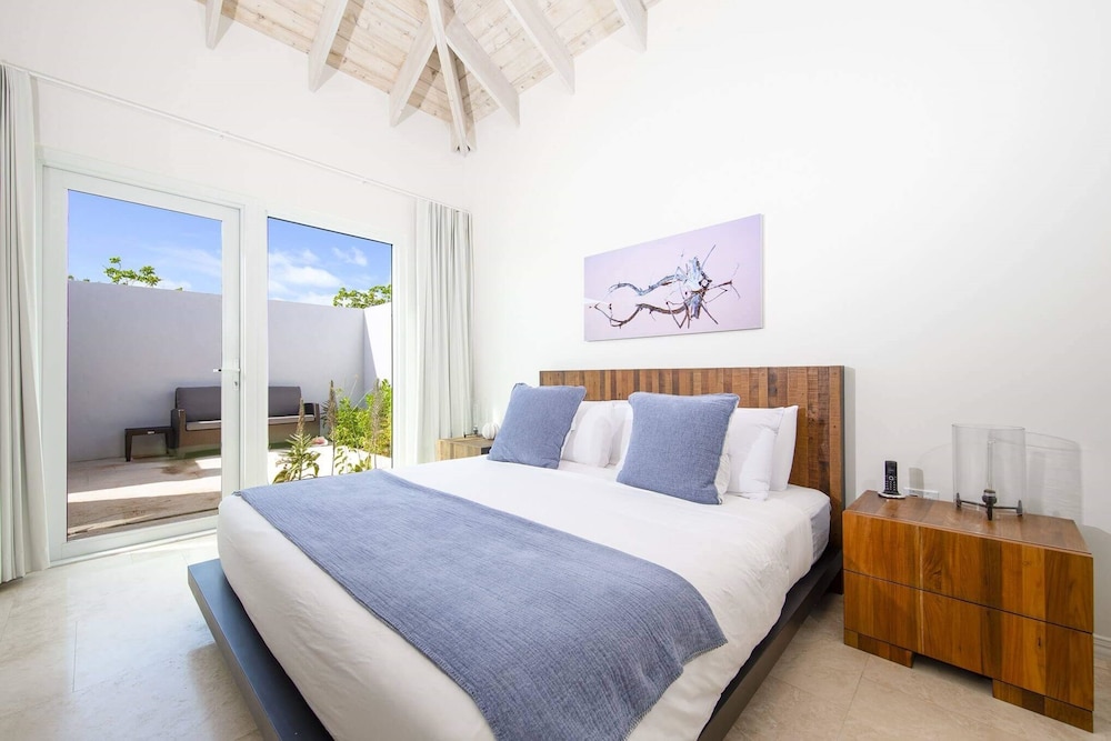 Two Bedroom Beachfront Villa Deluxe