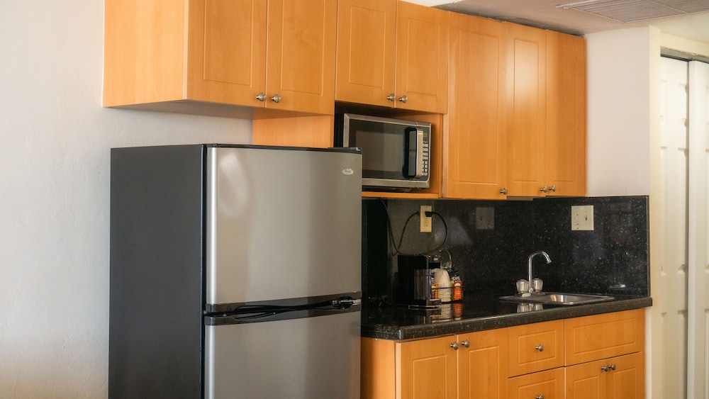 Deluxe Room, 2 Queen Beds, Kitchenette (Non-Smoking) - Photo 6